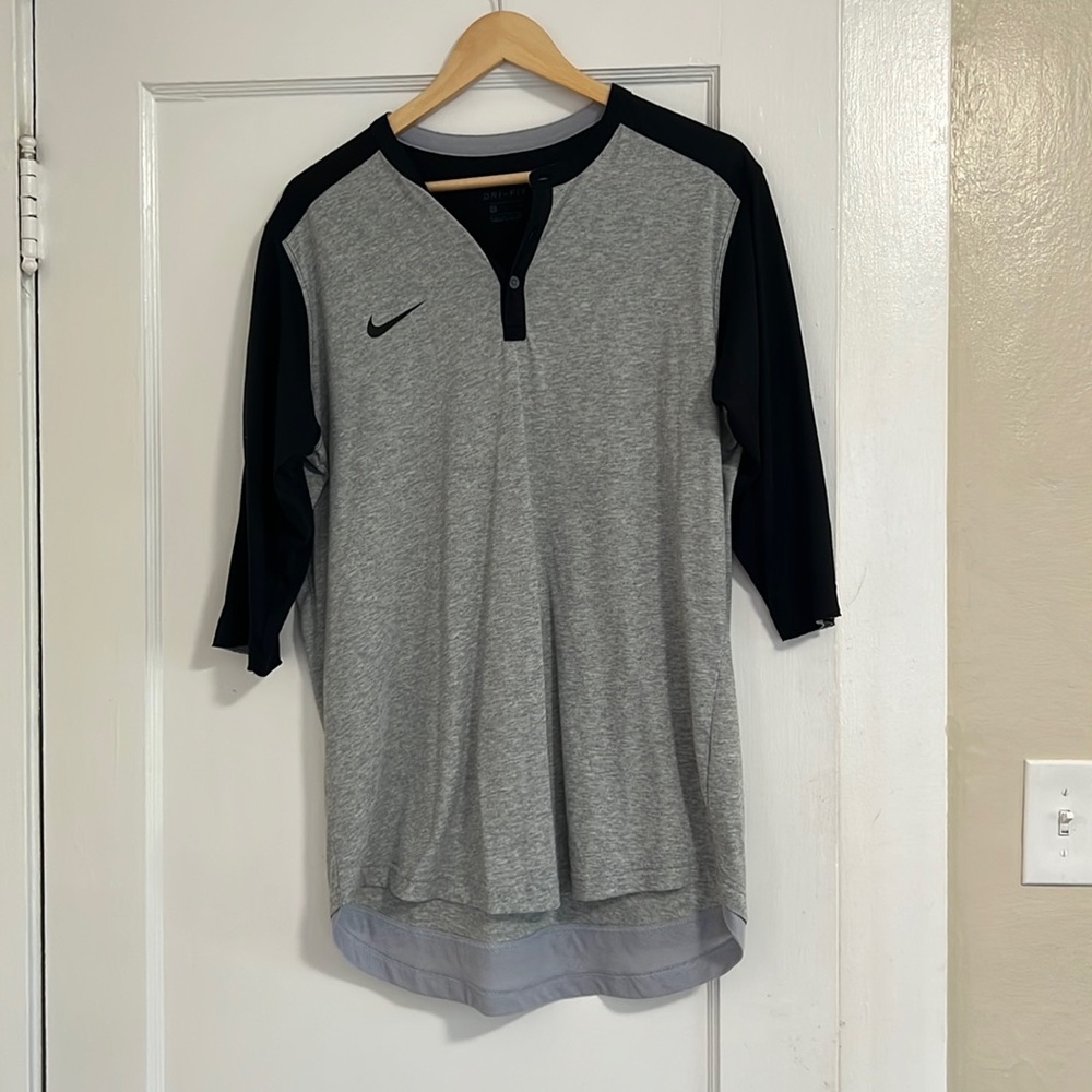 Nike size L mens soft baseball tee